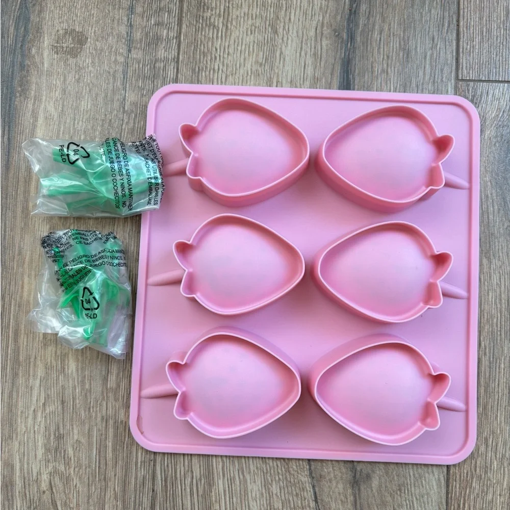 NEW Williams Sonoma Strawberry Shaped Pink Silicone Ice Mold Candy Mold